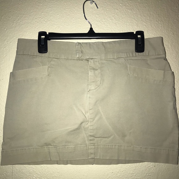 American Eagle khaki mini skirt - Picture 1 of 3